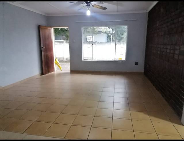 4 BEDROOM HOUSE FOR SALE IN GEELHOUTPARK